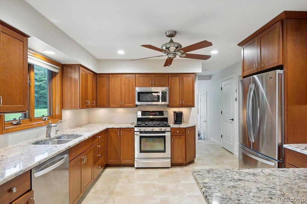 5553 FARLEY Road, Clarkston, MI — Photo 15