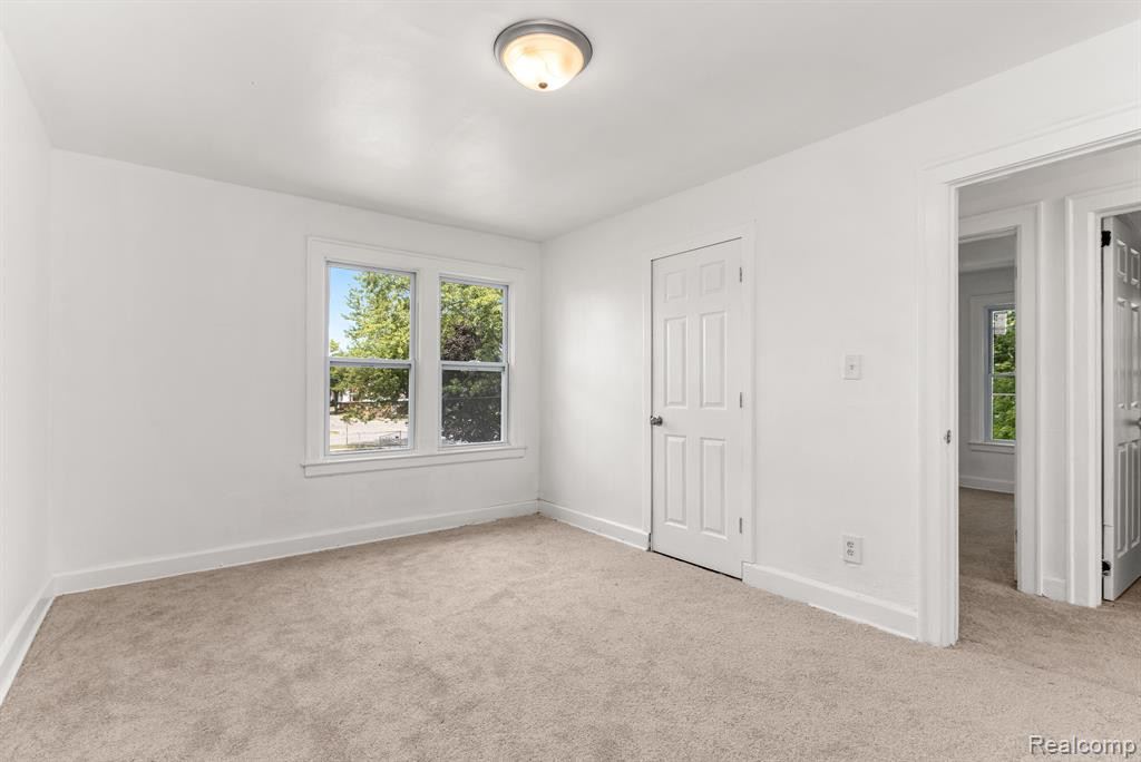 5581 DREXEL Street, Detroit, MI 48213 — Photo 10