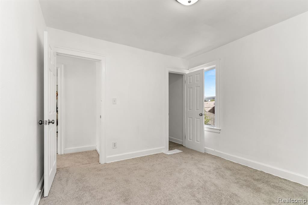 5581 DREXEL Street, Detroit, MI 48213 — Photo 12