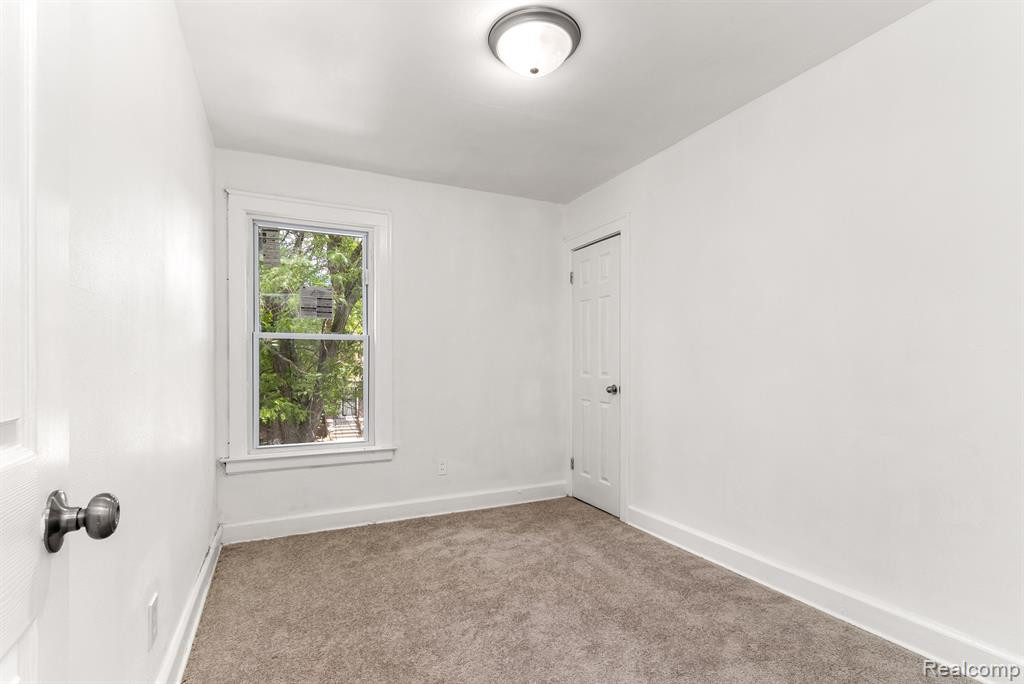 5581 DREXEL Street, Detroit, MI 48213 — Photo 15