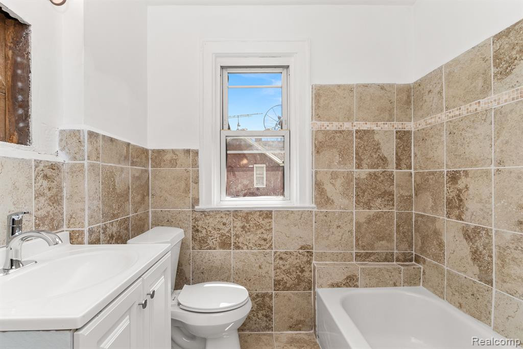 5581 DREXEL Street, Detroit, MI 48213 — Photo 16