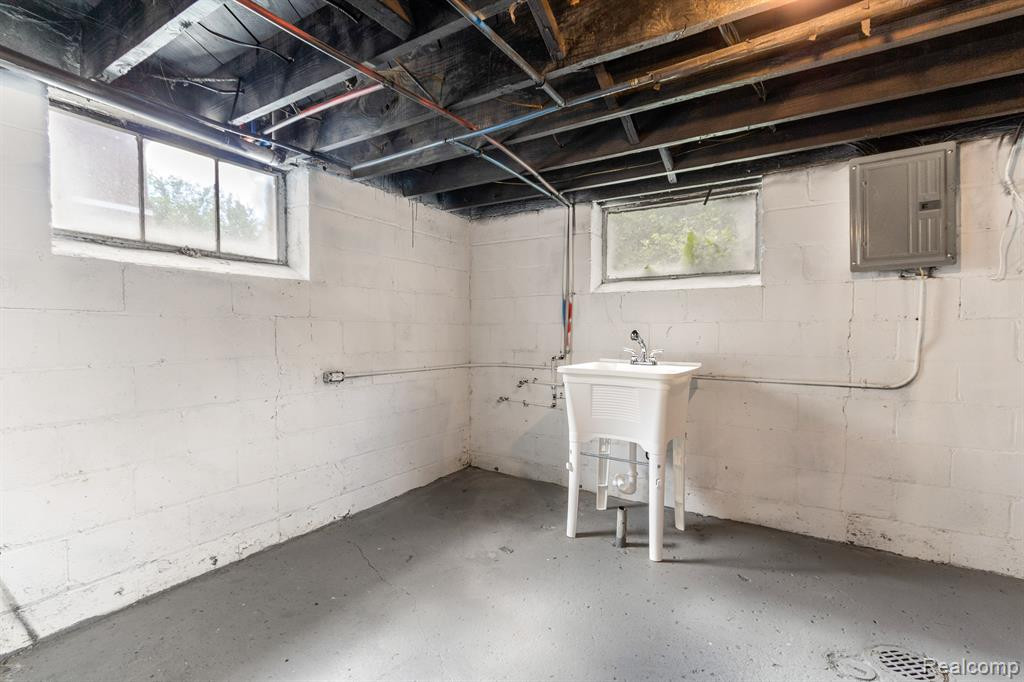 5581 DREXEL Street, Detroit, MI 48213 — Photo 31