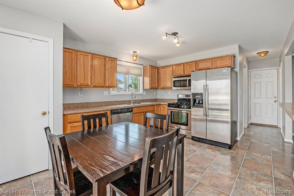 51682 N ADELE Circle, Chesterfield, MI 48047 — Photo 8