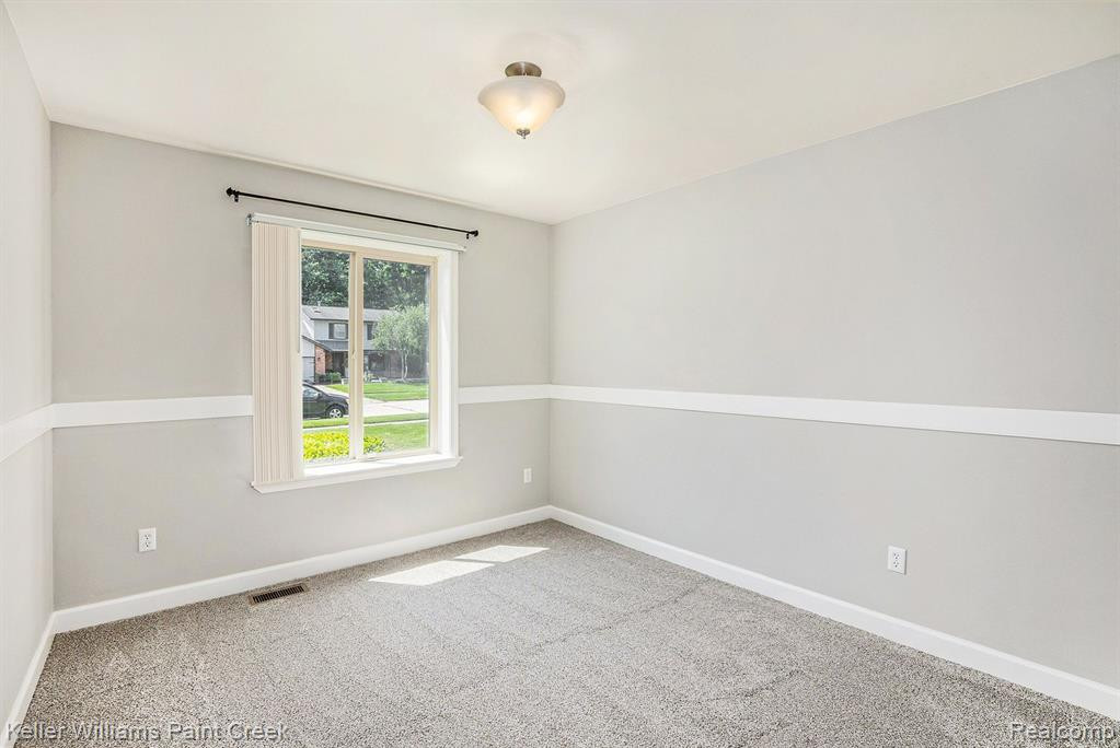 51682 N ADELE Circle, Chesterfield, MI 48047 — Photo 13