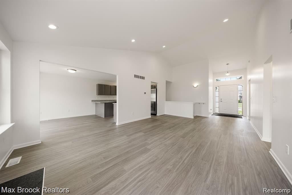 32152 AUGUSTA Drive, Romulus, MI 48174 — Photo 4
