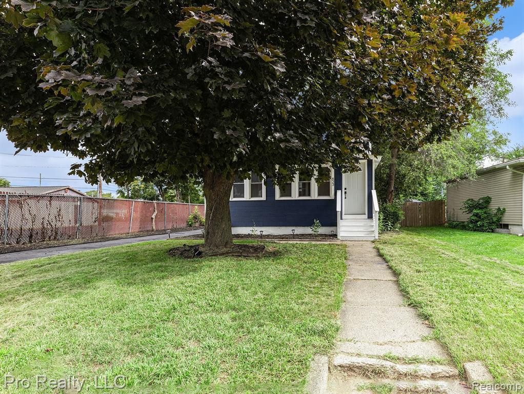 823 PARKWOOD Avenue, Ypsilanti, MI 48198 — Photo 3