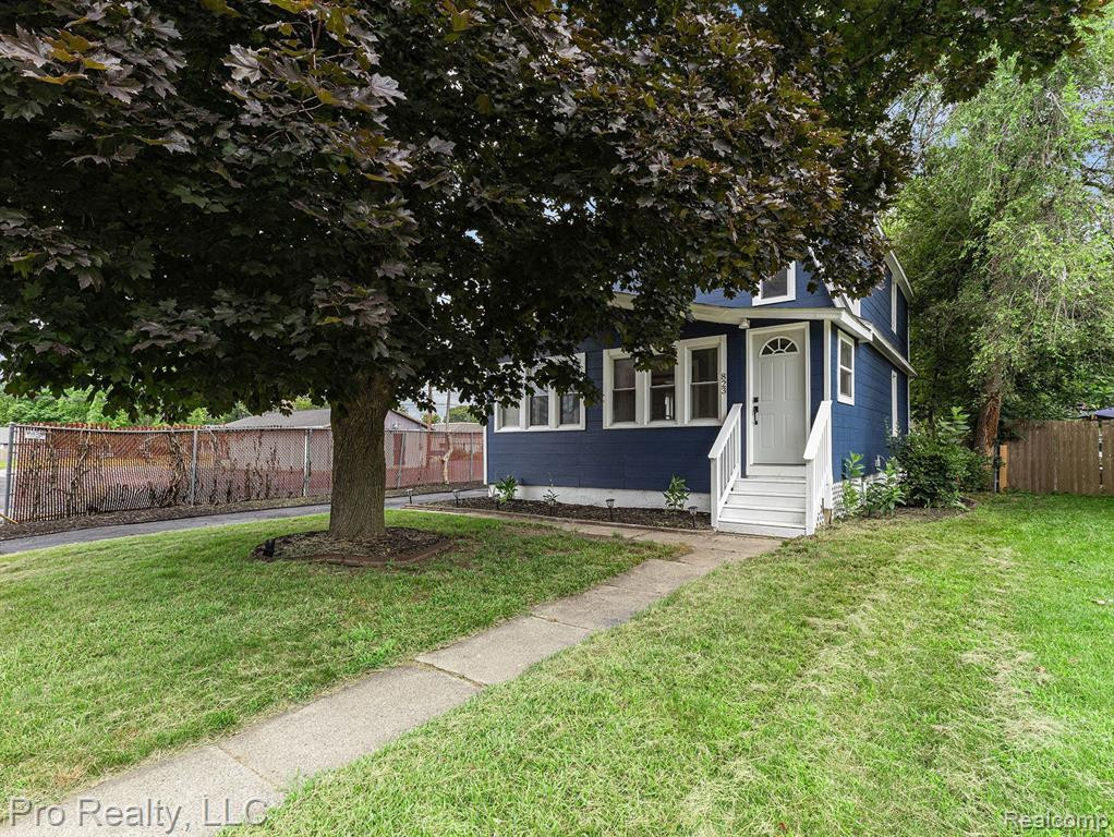 823 PARKWOOD Avenue, Ypsilanti, MI 48198 — Photo 4