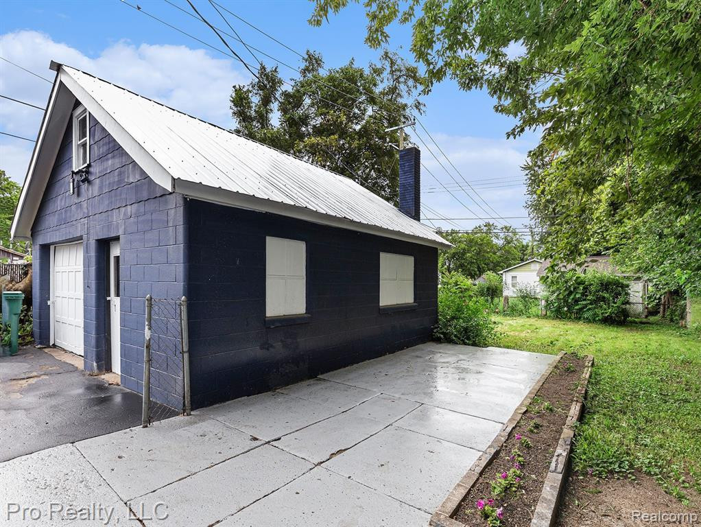 823 PARKWOOD Avenue, Ypsilanti, MI 48198 — Photo 9