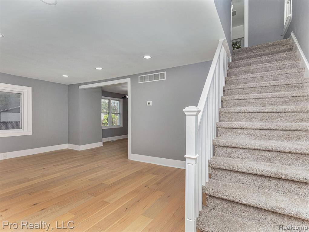 823 PARKWOOD Avenue, Ypsilanti, MI 48198 — Photo 11