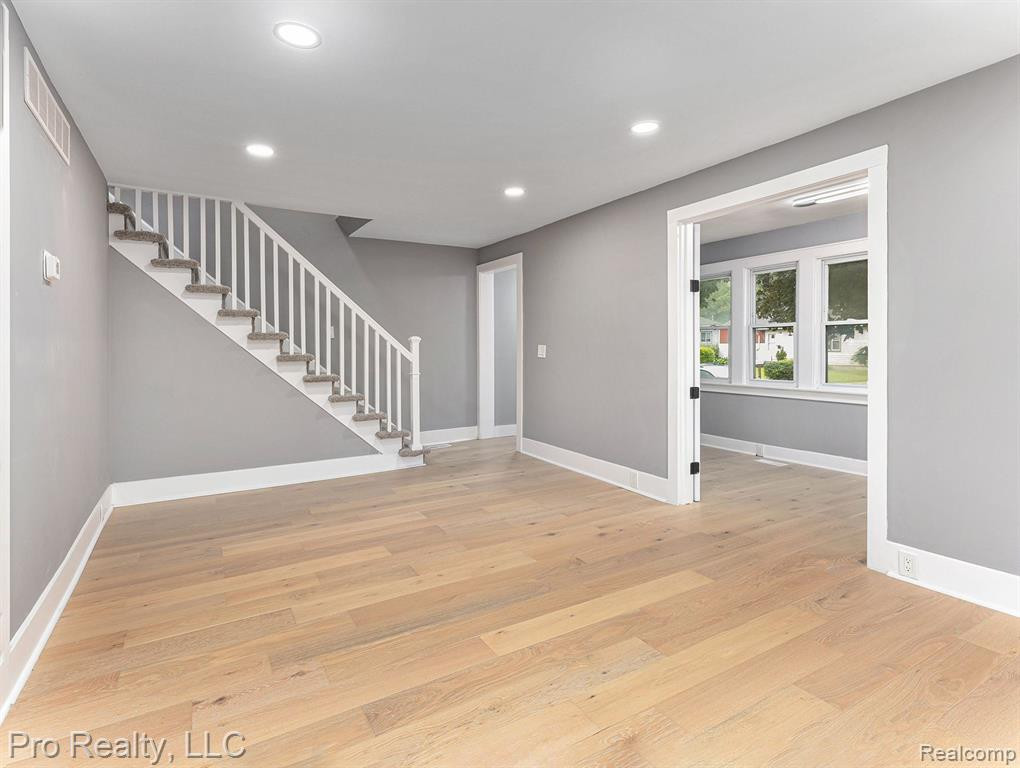 823 PARKWOOD Avenue, Ypsilanti, MI 48198 — Photo 13