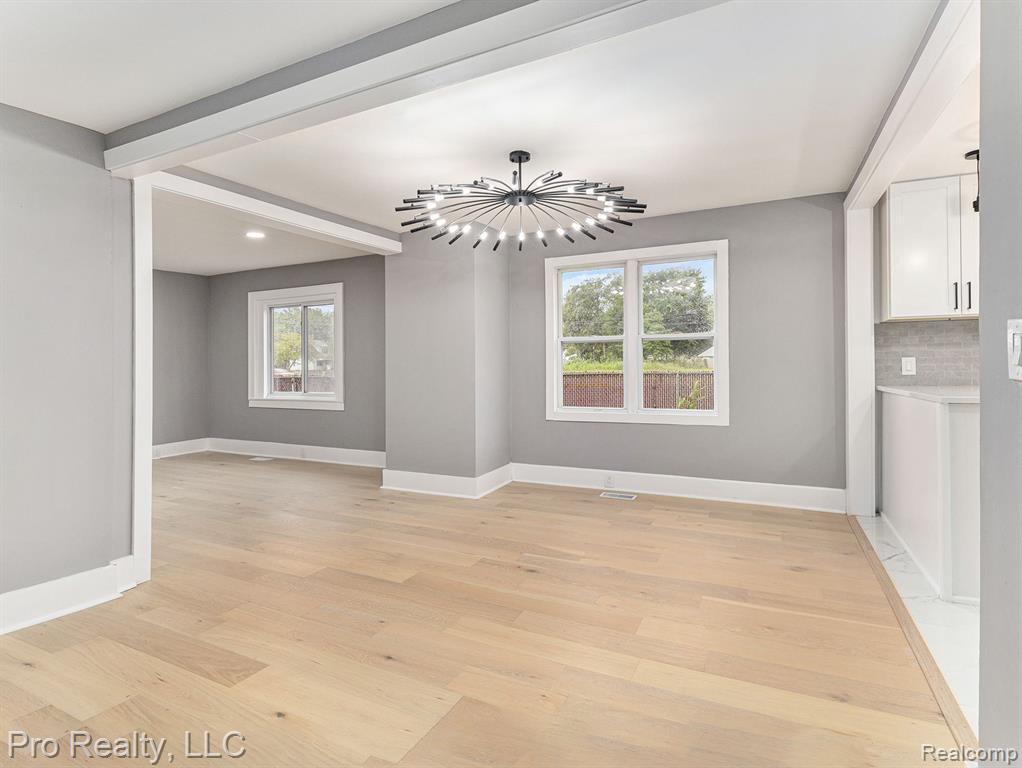 823 PARKWOOD Avenue, Ypsilanti, MI 48198 — Photo 18