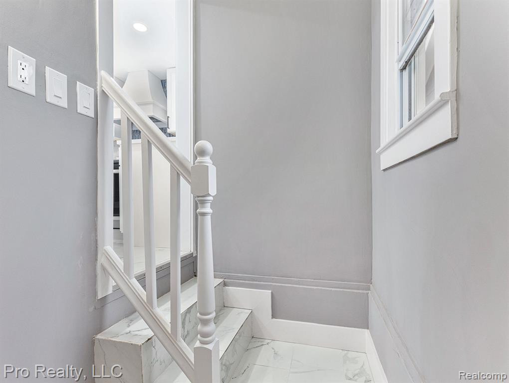 823 PARKWOOD Avenue, Ypsilanti, MI 48198 — Photo 22