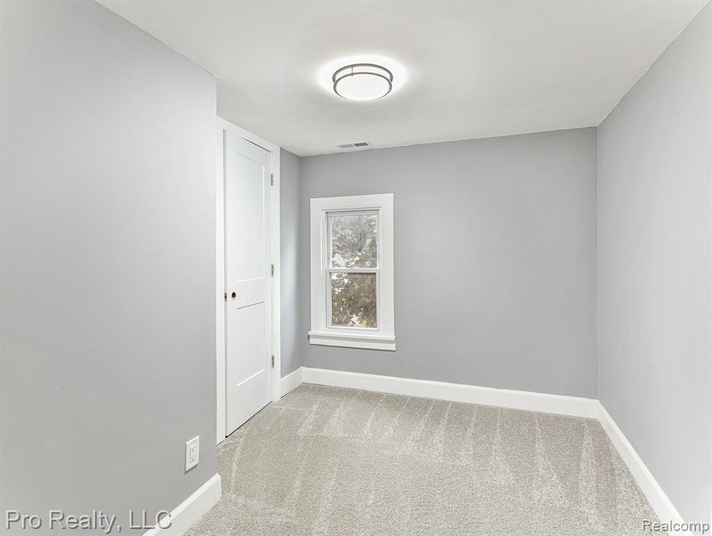 823 PARKWOOD Avenue, Ypsilanti, MI 48198 — Photo 27