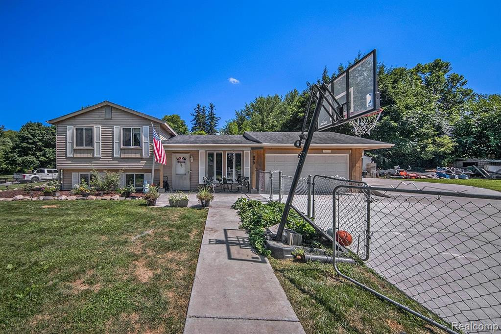 1820 STEPHENS Drive, Ypsilanti, MI 48198 — Photo 2