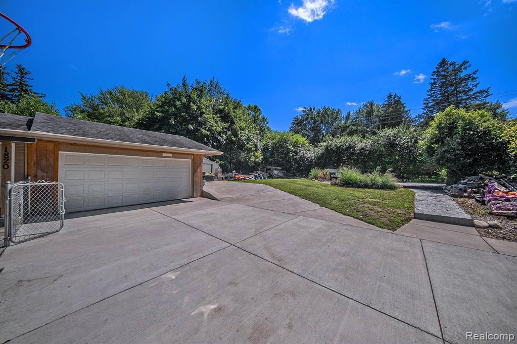 1820 STEPHENS Drive, Ypsilanti, MI 48198 — Photo 3