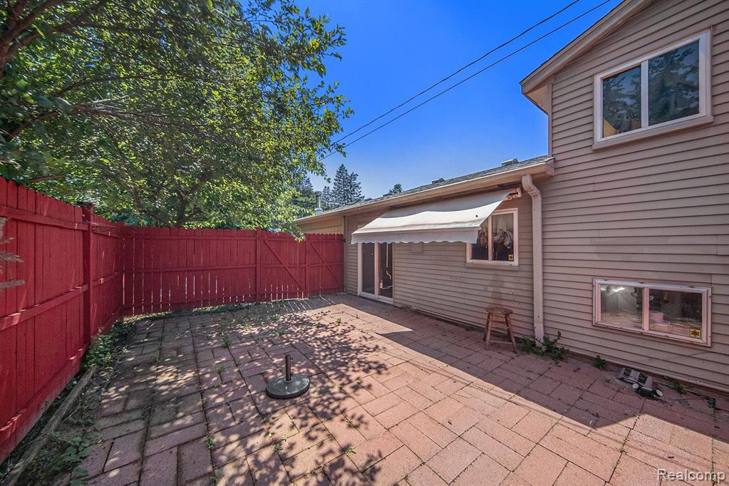 1820 STEPHENS Drive, Ypsilanti, MI 48198 — Photo 25