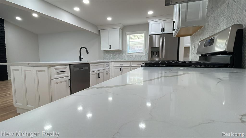 7679 PROVINCIAL Road, Canton, MI 48187 — Photo 7