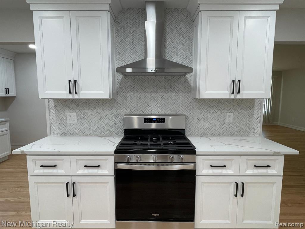 7679 PROVINCIAL Road, Canton, MI 48187 — Photo 8