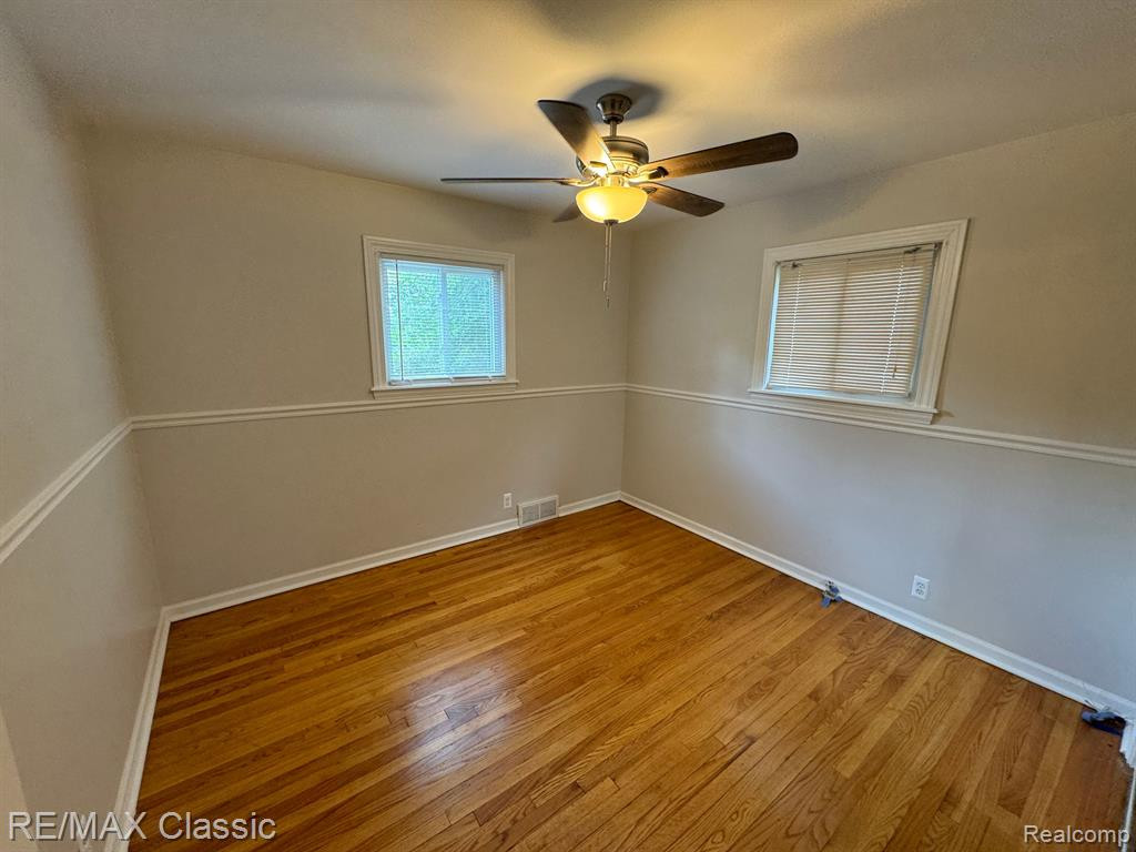 1007 MARION Drive, Holly, MI 48442 — Photo 4