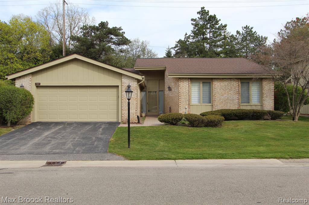 7187 SUNCREST Road, West Bloomfield, MI — Photo 3