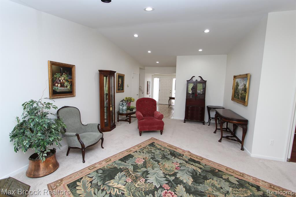 7187 SUNCREST Road, West Bloomfield, MI — Photo 9