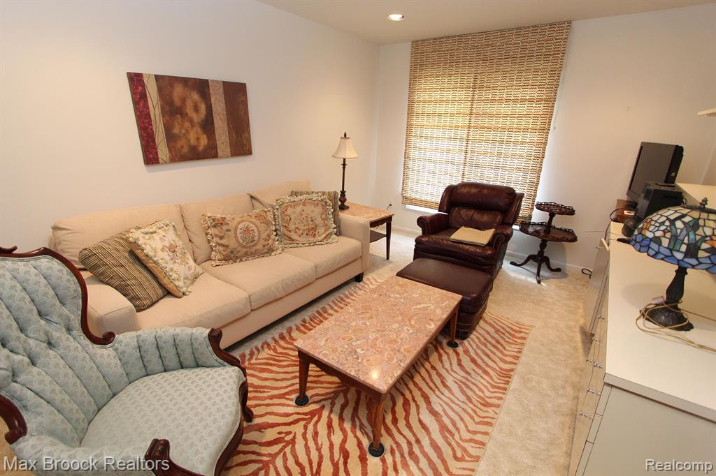 7187 SUNCREST Road, West Bloomfield, MI — Photo 18