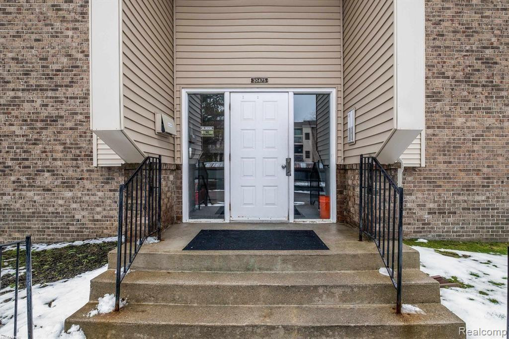 30475 W 14 MILE Road, 75, Farmington Hills, MI 48334 — Photo 2