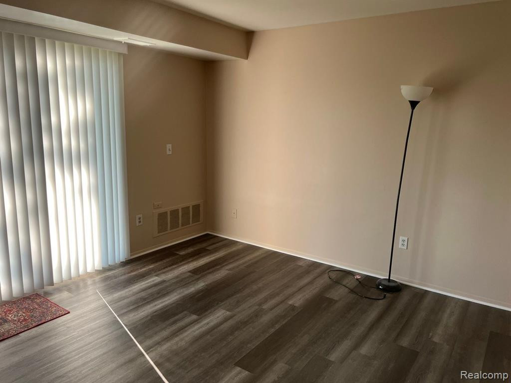 30475 W 14 MILE Road, 75, Farmington Hills, MI 48334 — Photo 5