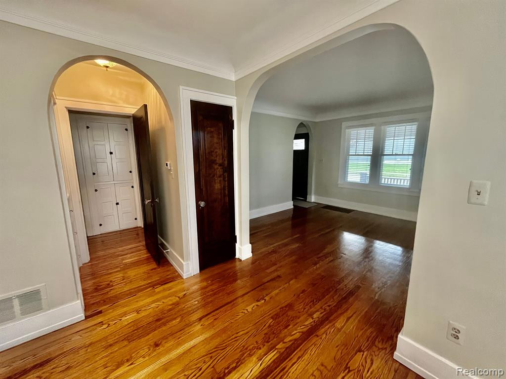406 EDMUND Avenue, Royal Oak, MI 48073 — Photo 7