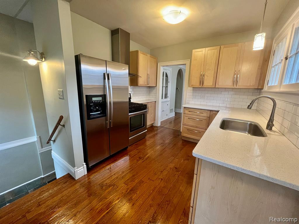 406 EDMUND Avenue, Royal Oak, MI 48073 — Photo 8