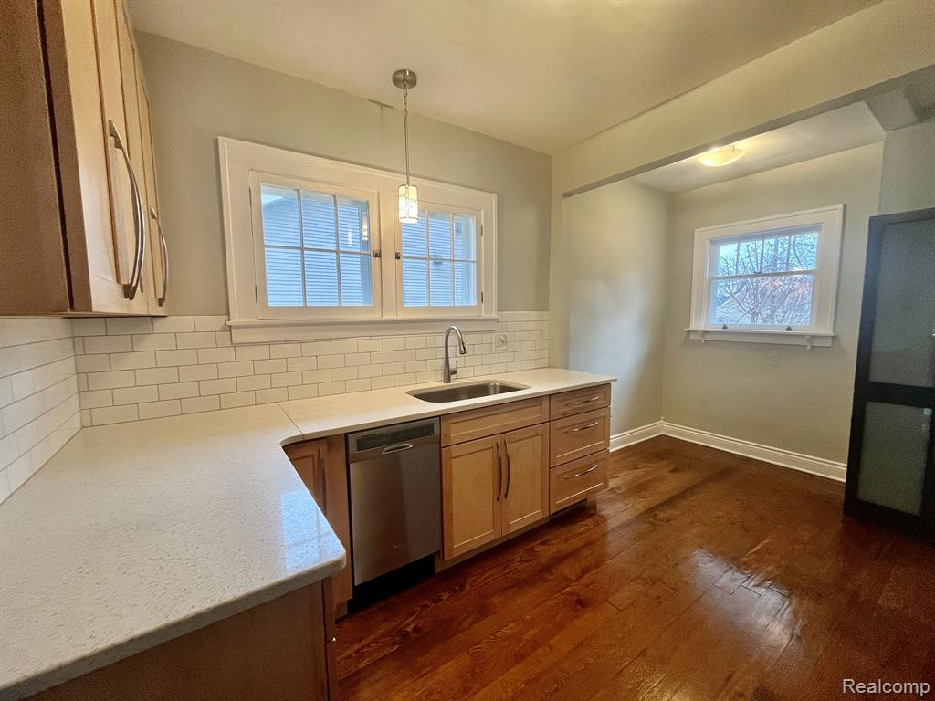 406 EDMUND Avenue, Royal Oak, MI 48073 — Photo 10