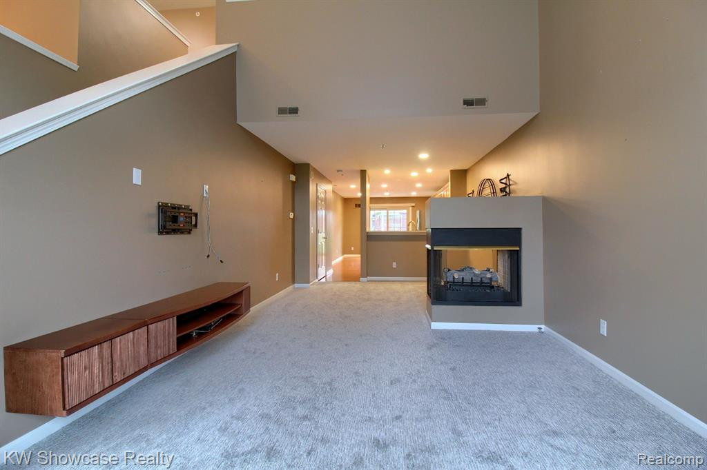 654 Village Lane, Milford, MI 48381 — Photo 5