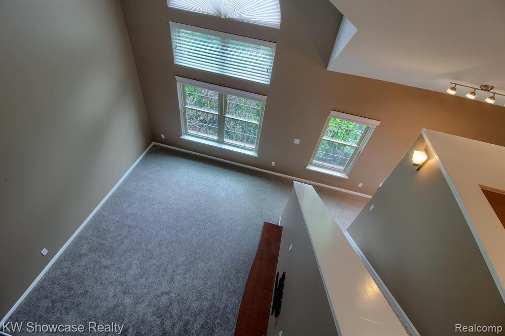 654 Village Lane, Milford, MI 48381 — Photo 6