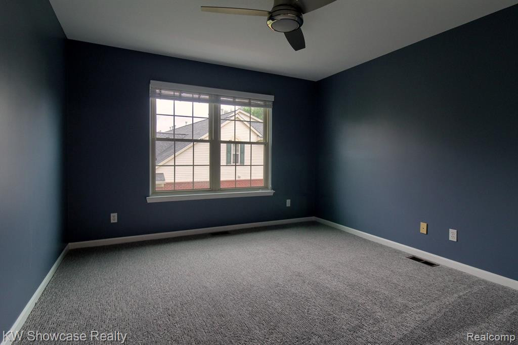 654 Village Lane, Milford, MI 48381 — Photo 20