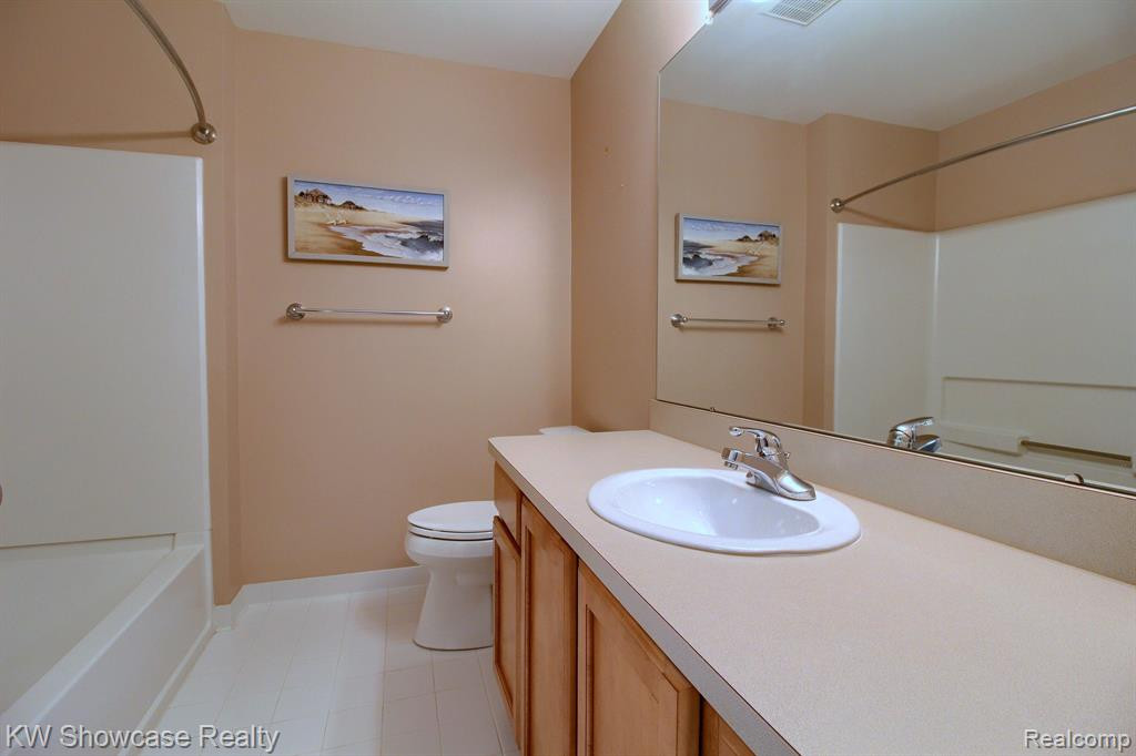 654 Village Lane, Milford, MI 48381 — Photo 21