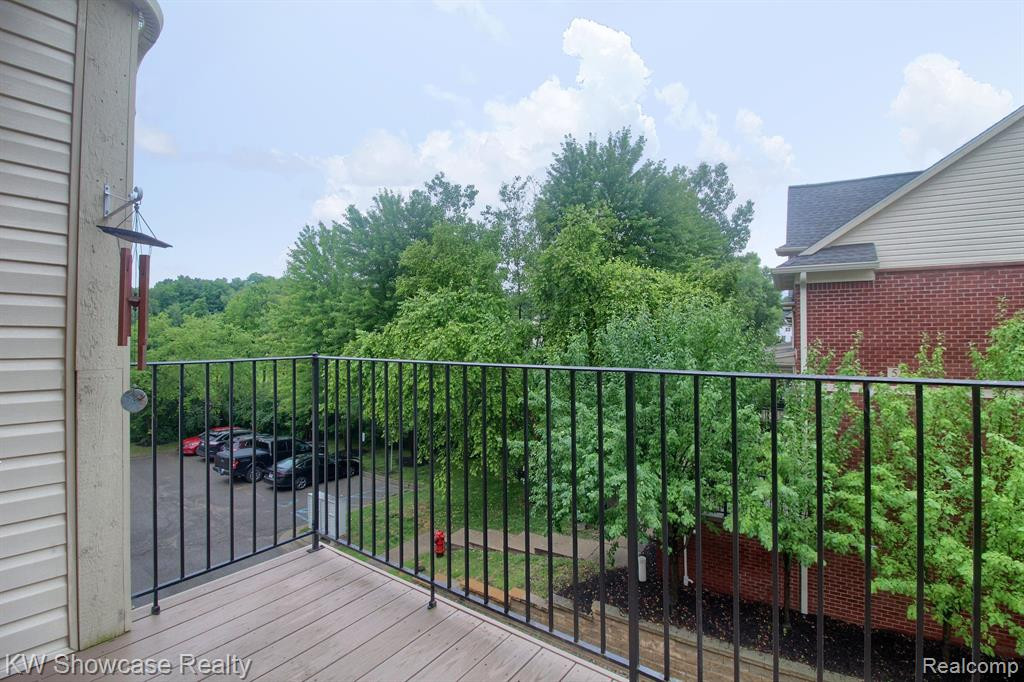 654 Village Lane, Milford, MI 48381 — Photo 25