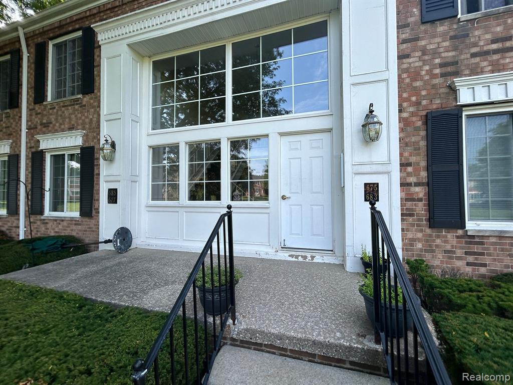 683 E FOX HILLS Drive, Bloomfield Hills, MI 48304 — Photo 24
