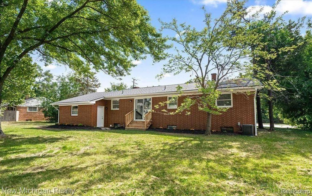 1386 W MICHIGAN Avenue, Ypsilanti, MI 48197 — Photo 2