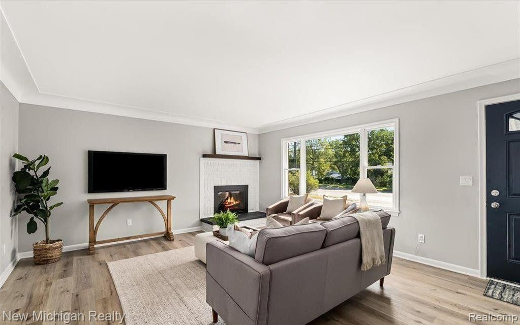 1386 W MICHIGAN Avenue, Ypsilanti, MI 48197 — Photo 3