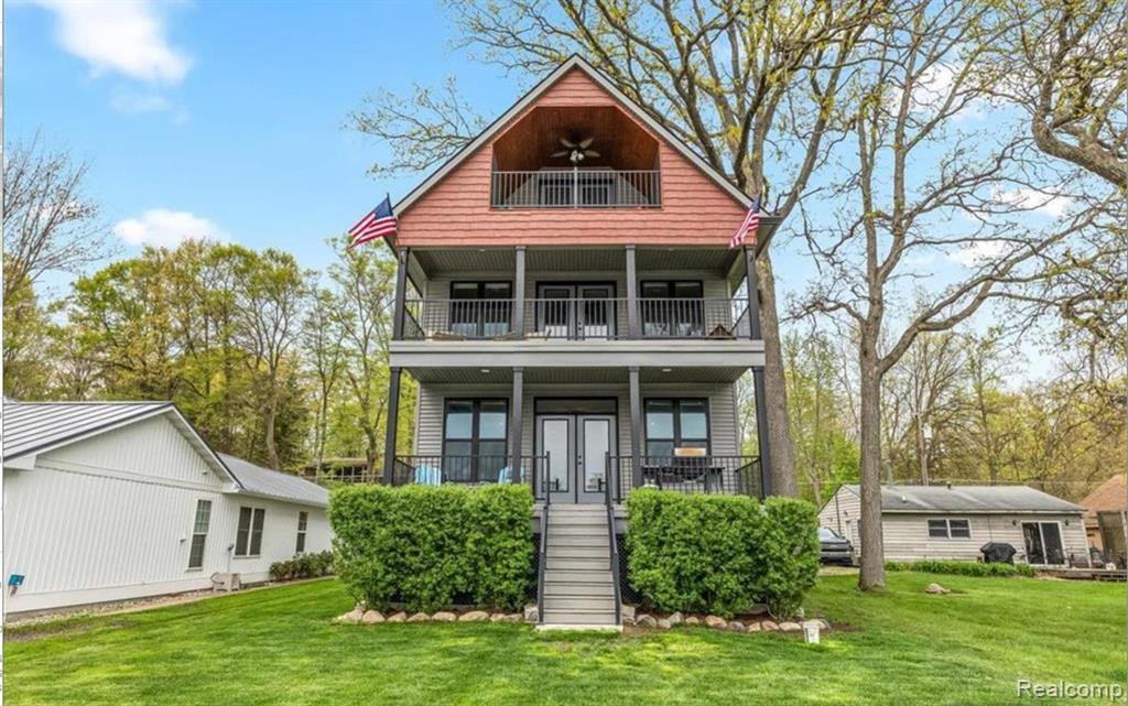 5298 EDGELAKE Drive, Pinckney, MI 48169 — front exterior