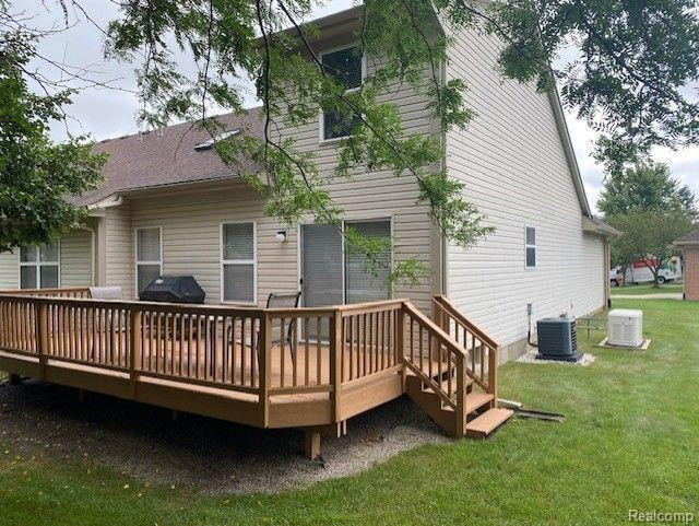 2016 MAPLEHURST Drive, 49, Commerce Twp, MI 48390 — Photo 2