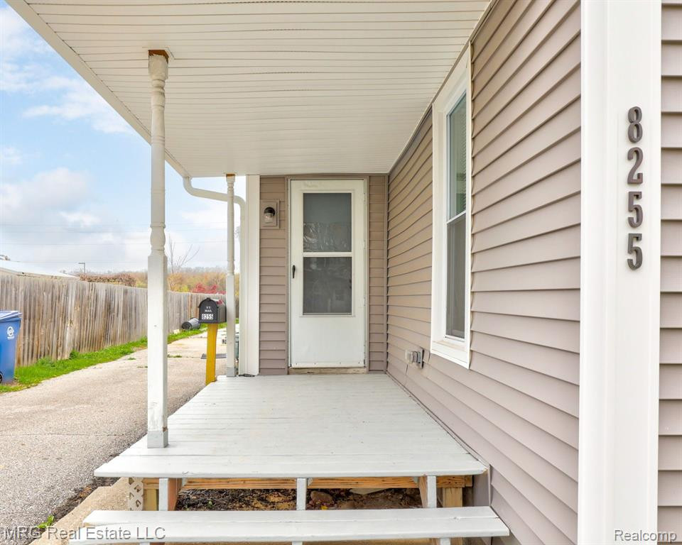 8255 MAIN Street, Birch Run, MI 48415 — Photo 5