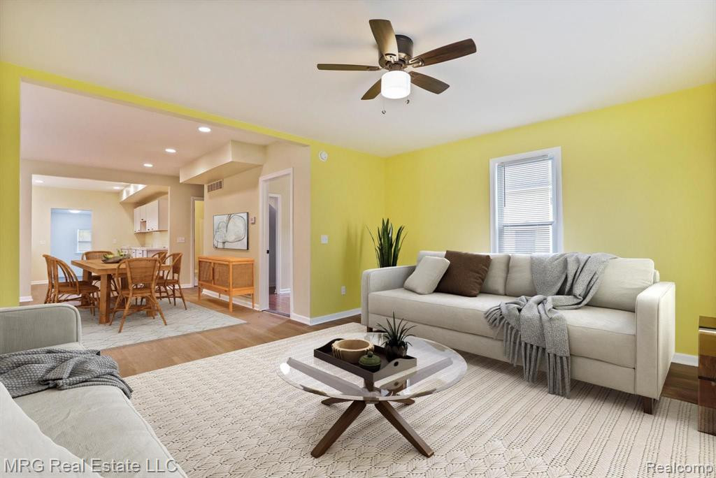 8255 MAIN Street, Birch Run, MI 48415 — Photo 10