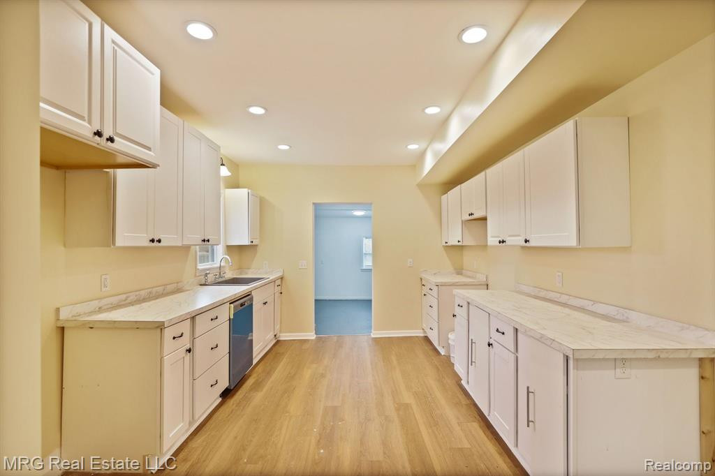 8255 MAIN Street, Birch Run, MI 48415 — Photo 11