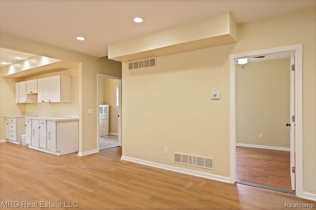 8255 MAIN Street, Birch Run, MI 48415 — Photo 15