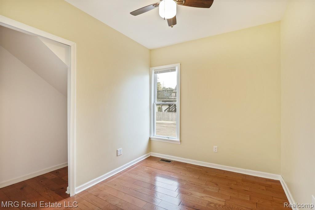 8255 MAIN Street, Birch Run, MI 48415 — Photo 17