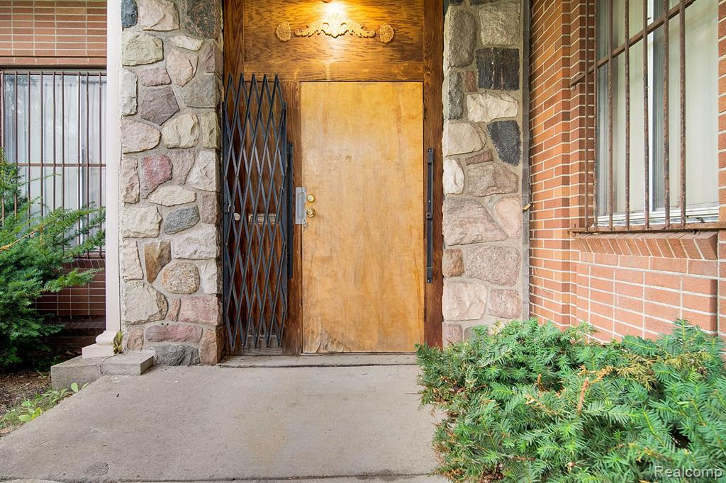 19711 GREENFIELD Road, Detroit, MI 48235 — Photo 11