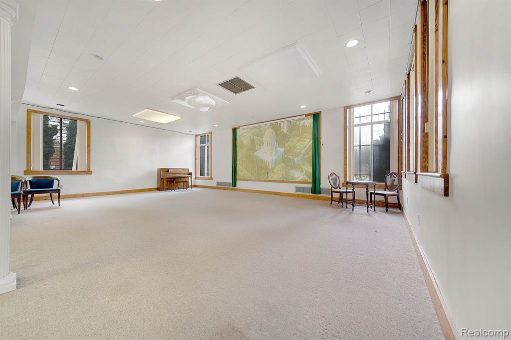 19711 GREENFIELD Road, Detroit, MI 48235 — Photo 12