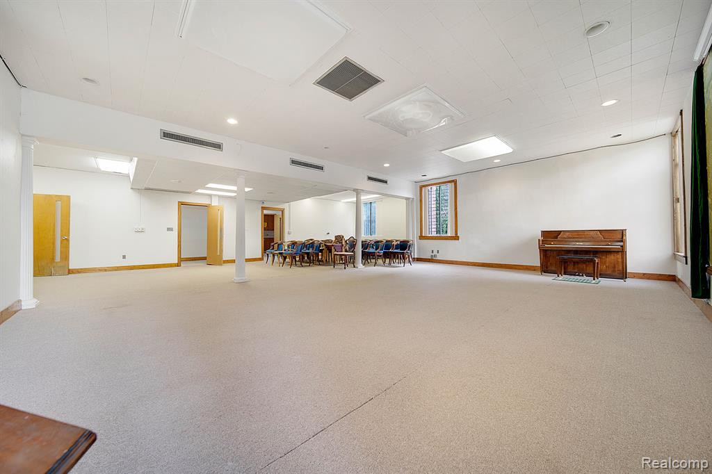 19711 GREENFIELD Road, Detroit, MI 48235 — Photo 15