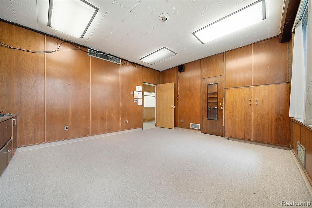 19711 GREENFIELD Road, Detroit, MI 48235 — Photo 23